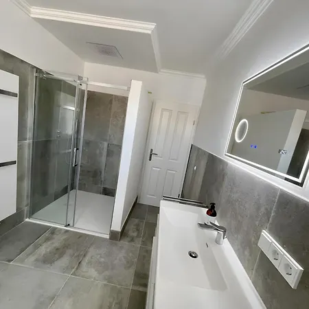 Appartement Fewo-meerblick-ruegen
